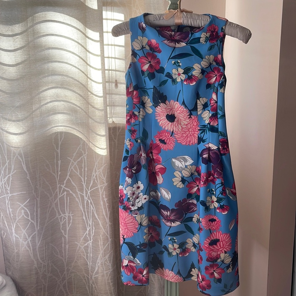 Vince Camuto Dress- Floral, with pockets - Gorgeous Sz 2
